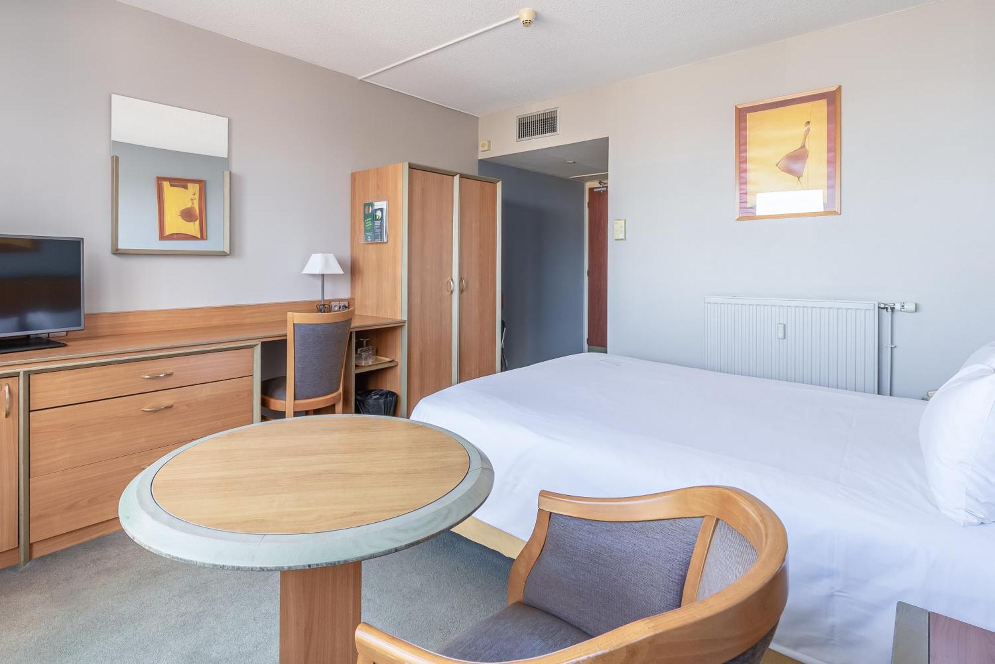 Standard Room,1769483732:JPEG